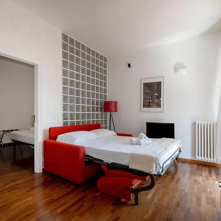 Guesthost - Bright Balcony Flat In * Bari